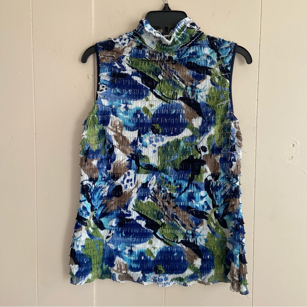 New Directions sleeveless top. Size L. Blue/green. Ruffles. Turtle neck.